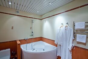 Emerald Hotel