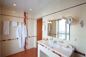 Emerald Hotel