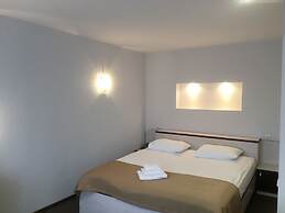 Deryabin  Hotel