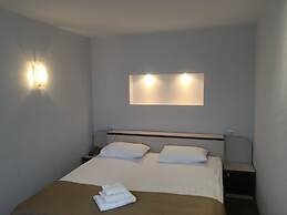 Deryabin  Hotel