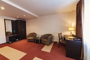 Deryabin  Hotel