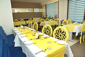 Karon Hotel - Lajpat Nagar