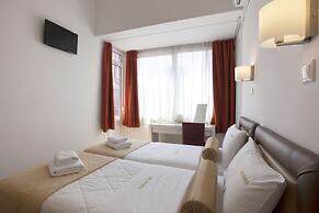 Metropolis Hotel