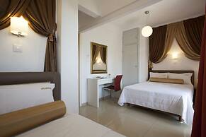 Metropolis Hotel
