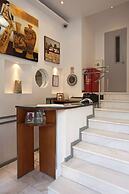 Metropolis Hotel