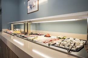 Atrion Hotel