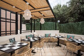 Atrion Hotel