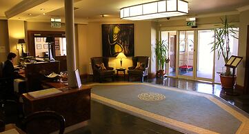 Vaughan Lodge Hotel