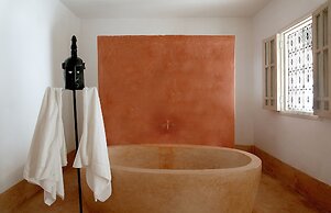 Riad O2