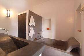 Riad O2