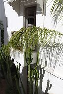 Riad O2
