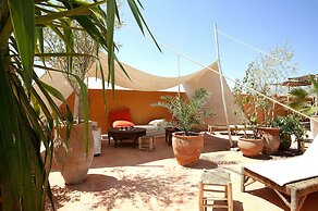 Riad O2