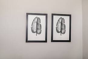 Corner House Residence