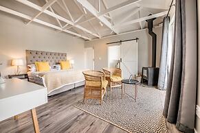 Corner House Residence