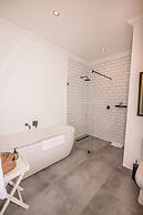 Corner House Residence