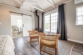 Corner House Residence