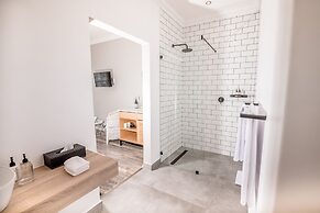 Corner House Residence