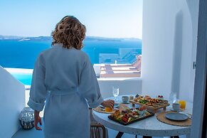 Kima Oia Suites