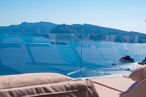Kima Oia Suites