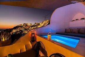 Kima Oia Suites