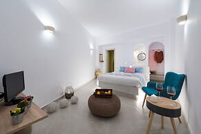 Kima Oia Suites