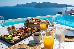 Kima Oia Suites