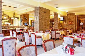 Planeta Inn Hotel