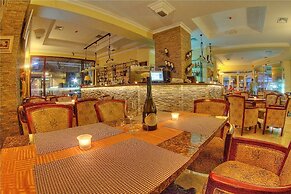 Planeta Inn Hotel