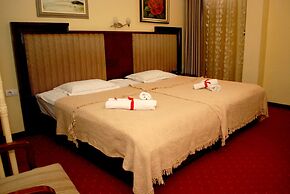 Planeta Inn Hotel