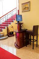 Planeta Inn Hotel