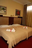 Planeta Inn Hotel