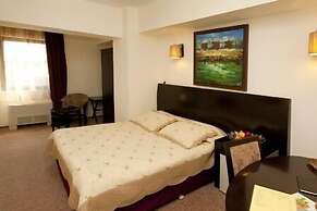 Hotel Avis