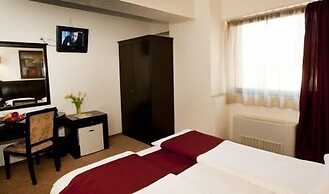 Hotel Avis