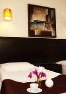 Hotel Avis