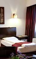 Hotel Avis