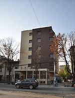 Hotel Avis