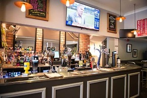 Thomas James Hotel