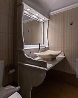 Nefeli Homes - Adults Only