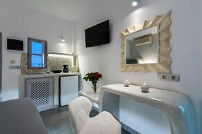 Nefeli Homes - Adults Only