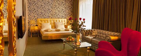 Weekend Boutique Hotel