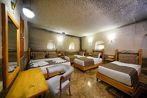 Cave Hotel Saksagan