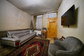 Cave Hotel Saksagan