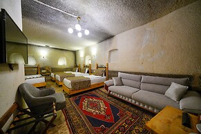 Cave Hotel Saksagan