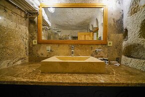 Cave Hotel Saksagan