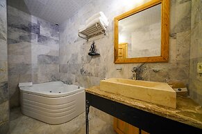Cave Hotel Saksagan