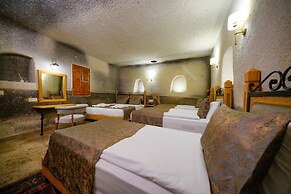 Cave Hotel Saksagan