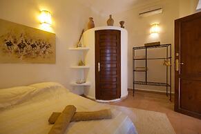 Riad Noor Charana