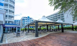 Chaika Beach Resort