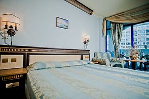 Chaika Beach Resort