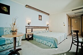Chaika Beach Resort